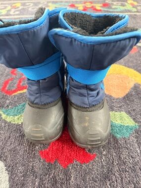 Kamik Kids 11T Snow Bug fuzzy insides Navy and Bright Blue Winter Boots